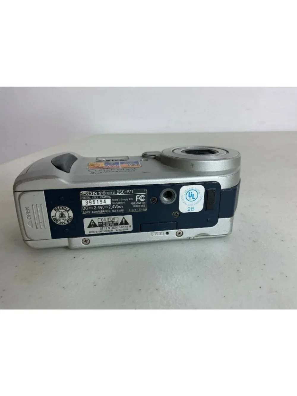 Sony Cybershot Digital Camera DSC-P71 3.2MP Silver Tested And Works